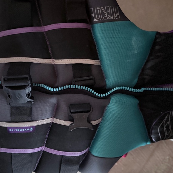 Hyperlite Life Jackets - bundle - Picture 7 of 7